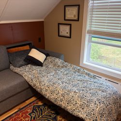Hidden Valley Healing - Comfortable Tempurpedic mattress fold out...
