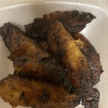 El Conuco - Maduros Peq - Spanish Near Me - Camden, New Jersey