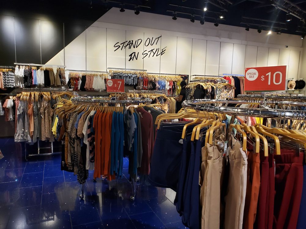 PAPAYA Updated September 2024 700 W Arrowhead Towne Ctr, Glendale