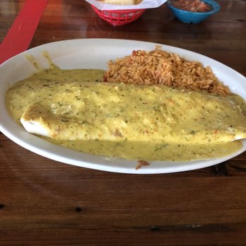 Chuy's - Beef burrito - Mexican Near Me - Dallas, Texas