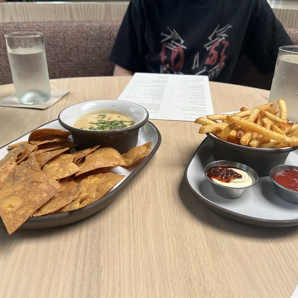 Palma - Thai fries and hatch chili queso - Whiskey Bars Near Me - Dallas, Texas Palma - Thai fries and hatch chili queso - Whiskey Bars Near Me - Dallas, Texas