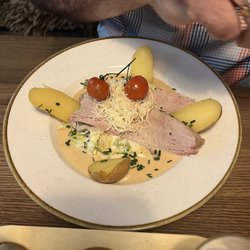 Schiller Bräu - Veal, potatoes & sauerkraut
