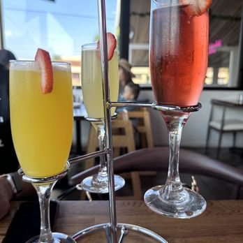 Madres Brunch - Mimosa Flight - Breakfast & Brunch Near Me - Bellflower, California