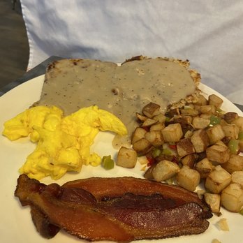 Twisted Biscuit Brunch - Biscuits and gravy - Bars Near Me - Edwardsville, Illinois Twisted Biscuit Brunch - Biscuits and gravy - Bars Near Me - Edwardsville, Illinois