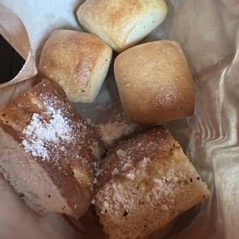 La Veranda Italian Restaurant - Basket of bread - Italian Near Me - Pompano Beach, Florida