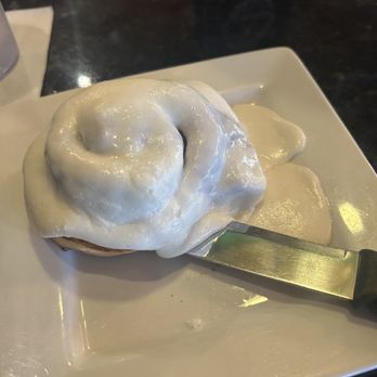 White Wolf Cafe - Cinnamon roll - New American Near Me - Orlando, Florida White Wolf Cafe - Cinnamon roll - New American Near Me - Orlando, Florida