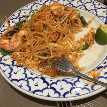 Bua Thai Restaurant - Thai Near Me - Etobicoke, Ontario