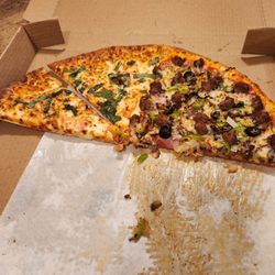 Richmond Pizza House - My pizza is got.