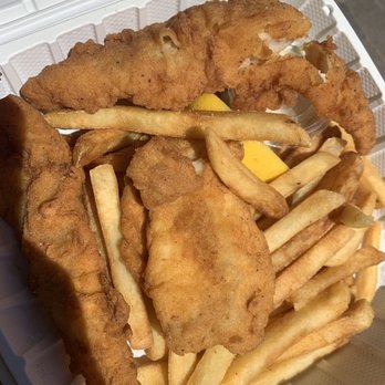 Brad's Restaurant - Seafood Near Me - Pismo Beach, California