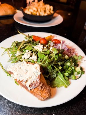 Chaz on the Plaza by null