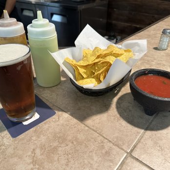 Mayan House - Chips and Salsa and ice cold Dos Equis Amber Draw - Mexican Near Me - Manchester, Tennessee