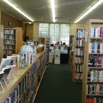 Putnam Public Library - They even had books - Libraries Near Me - Putnam, Connecticut