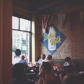 The Old Fashioned - Great atmosphere! Great for a dinner out with friends or family - American Near Me - Madison, Wisconsin
