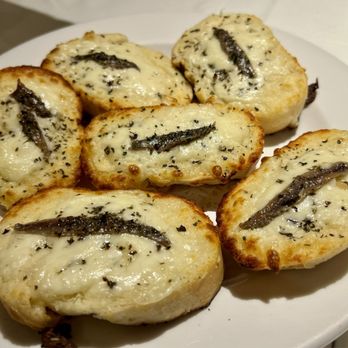 Assaggio - Anchovy Garlic Bread (off menu) - Italian Near Me - Mililani, Hawaii Assaggio - Anchovy Garlic Bread (off menu) - Italian Near Me - Mililani, Hawaii