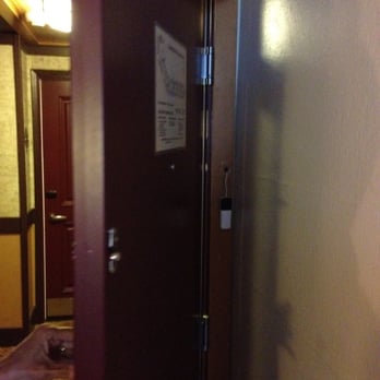 The Edgewater Hotel - Door could be fully opened before light blinked. - Hotels Near Me - Seattle, Washington The Edgewater Hotel - Door could be fully opened before light blinked. - Hotels Near Me - Seattle, Washington