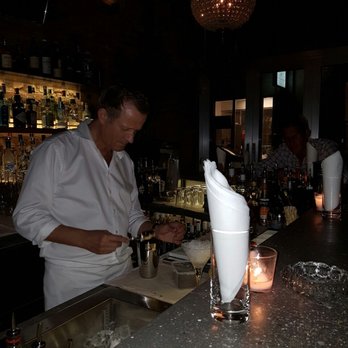 Agent Oscar - Frank bei der Arbeit - Cocktail Bars Near Me - Vienna, 9