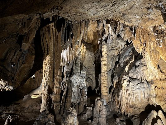 Luray Caverns by null