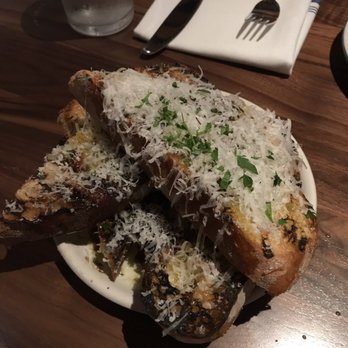 North Italia - Good bread with olive oil - Italian Near Me - Reston, Virginia