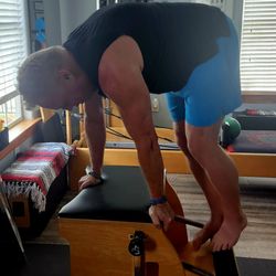 ​Pilates by Mima - Side pike