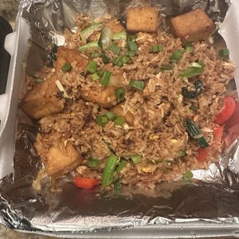 I Am Thai Cuisine - Vegetable fried rice with tofu - Thai Near Me - Elmhurst, Illinois I Am Thai Cuisine - Vegetable fried rice with tofu - Thai Near Me - Elmhurst, Illinois