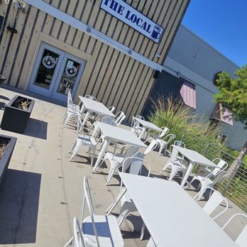 The Local Draught House - Back Patio - Beer Bar Near Me - Brandon, Florida