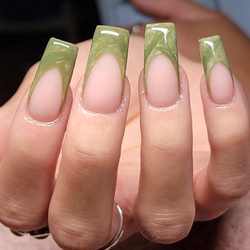 Edgy Nails 512