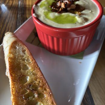 Retreat Gastropub - Potato and leek soup - Cocktail Bars Near Me - Saint Louis, Missouri
