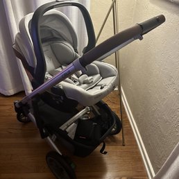 UPPAbaby Cruz with Mesa V2 UPPAbaby Cruz with Mesa V2