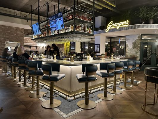 Granger's Restaurant & Bar by null