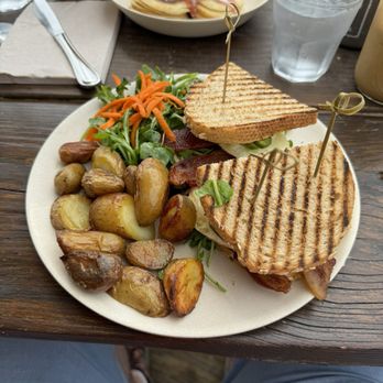 Malibu Farm Pier Cafe - Egg Sandwich + avocado - Cafes Near Me - Malibu, California Malibu Farm Pier Cafe - Egg Sandwich + avocado - Cafes Near Me - Malibu, California