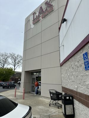 LAX Wine and Spirits by null