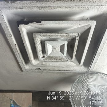Love's Travel Stop - NAST NASTY A/C duct in shower.  Get it together MANAGEMENT. - Gas Stations Near Me - Palestine, Arkansas