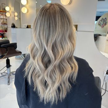 Capsyl Salon - Hair Salons Near Me - Del Mar, California