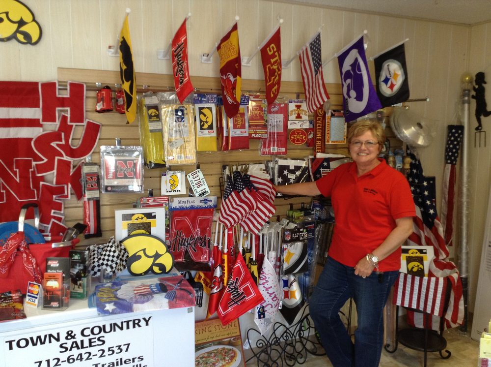 TOWN & COUNTRY SALES & SERVICE Updated May 2024 16 Photos 718 E