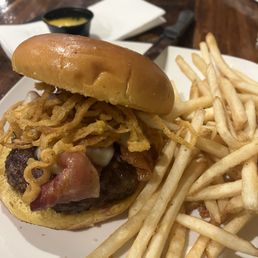 Had the burger with onions and bacon. AMAZING!!! Had the burger with onions and bacon. AMAZING!!!
