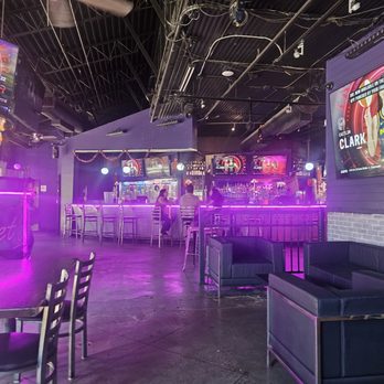 Fat Tuesday - Tempe - Vibe and atmosphere - Cocktail Bars Near Me - Tempe, Arizona Fat Tuesday - Tempe - Vibe and atmosphere - Cocktail Bars Near Me - Tempe, Arizona