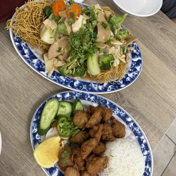 Veggie Life Restaurant - crispy chicken and yellow noodles - Vegetarian Near Me - South El Monte, California Veggie Life Restaurant - crispy chicken and yellow noodles - Vegetarian Near Me - South El Monte, California