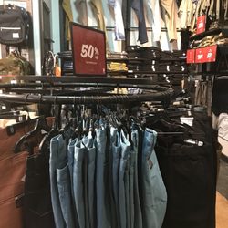 Zumiez