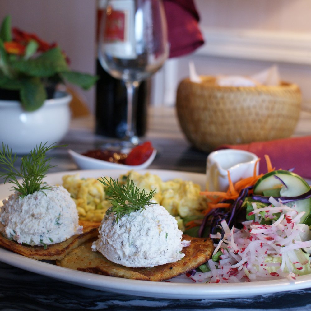 Amadeus - Village Breakfast - Polish Near Me - Ann Arbor, Michigan