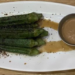Grilled Okra (vegan)