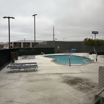 La Quinta by Wyndham - Columbus - Pool - Hotels Near Me - Columbus, Mississippi La Quinta by Wyndham - Columbus - Pool - Hotels Near Me - Columbus, Mississippi