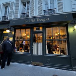 Cute little place; nice staff