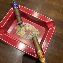 SG Roi Tobacconist
