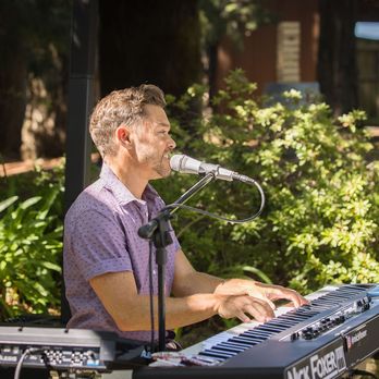Nick Foxer On Piano - Musicians Near Me Nick Foxer On Piano - Musicians Near Me