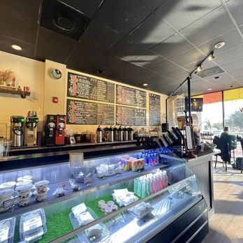 Grinders Caffè - Bar desk - Cafes Near Me - Wilmington, North Carolina Grinders Caffè - Bar desk - Cafes Near Me - Wilmington, North Carolina