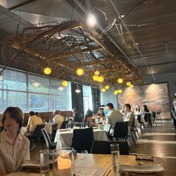 Central Creek American Bistro - Dining area