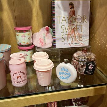 Francesca's - Candles - Women's Clothing Near Me - West Hartford, Connecticut