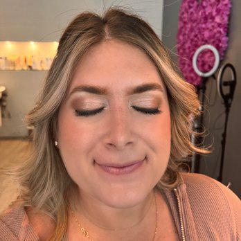 Tamed - Makeup by Kat - Blow Dry/Out Services Near Me - Chicago, Illinois Tamed - Makeup by Kat - Blow Dry/Out Services Near Me - Chicago, Illinois