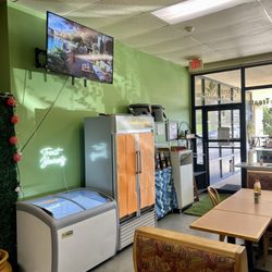 plant power cafe - Seating area