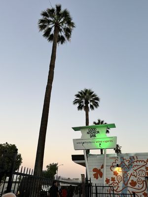 Good Neighbor Bar by null
